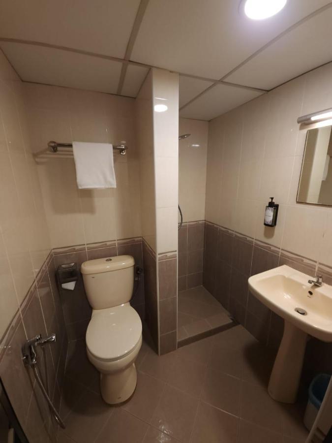 Go Lodge Hotel Kuantan Bagian luar foto