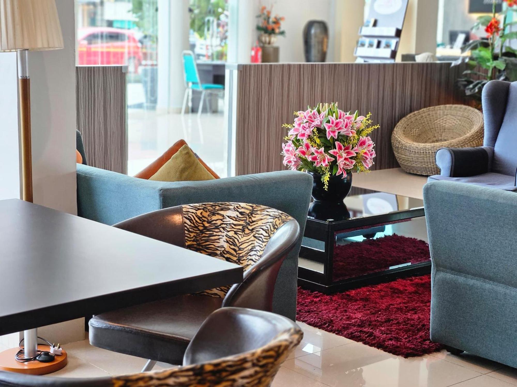 Go Lodge Hotel Kuantan Bagian luar foto