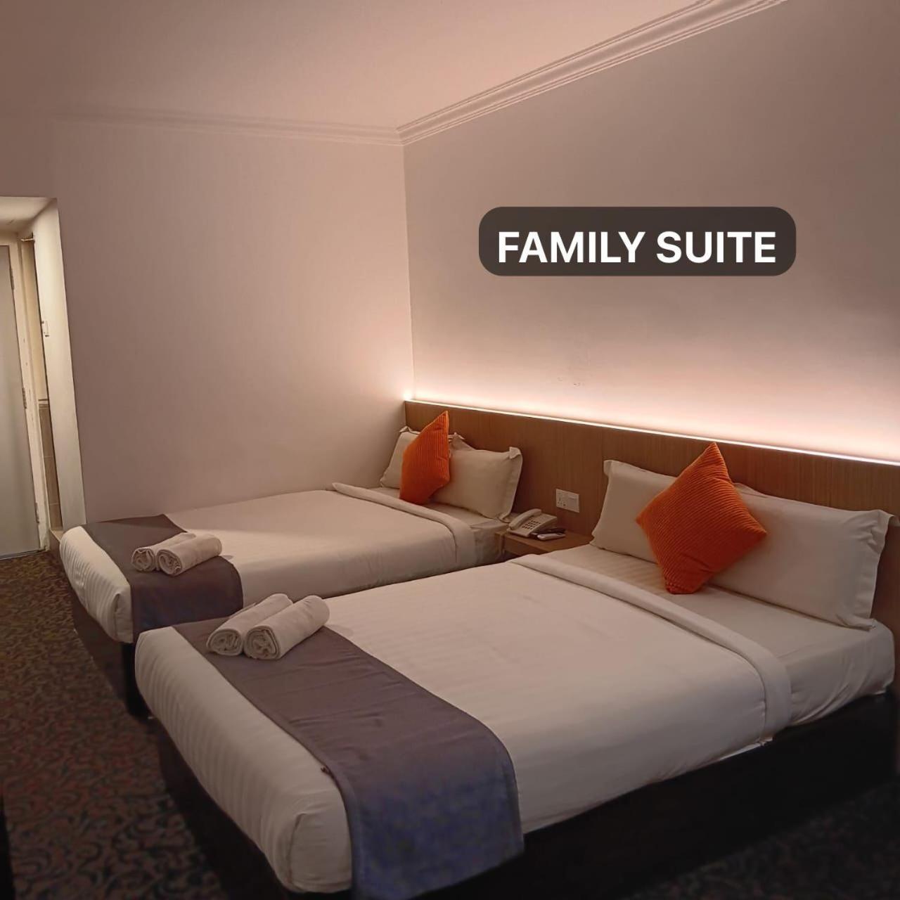 Go Lodge Hotel Kuantan Bagian luar foto