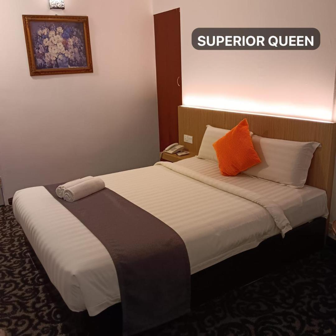 Go Lodge Hotel Kuantan Bagian luar foto